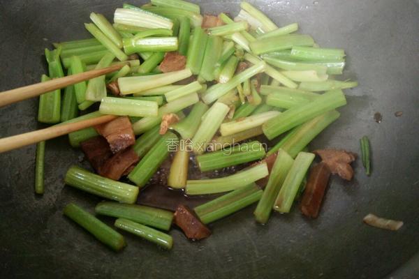 芹菜炒肉的做法图解8