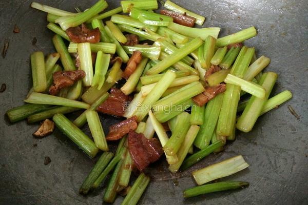 芹菜炒肉的做法图解9
