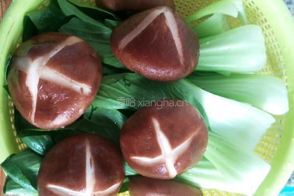 香菇青菜的做法图解1