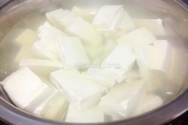 虾酱炒豆腐的做法图解4
