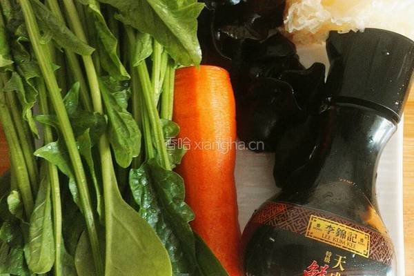 凉拌菠菜的做法图解1