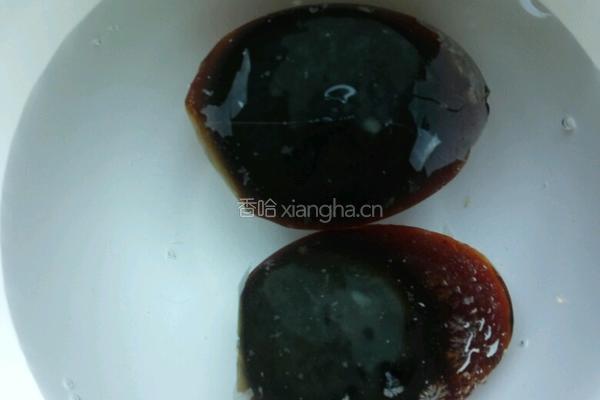 蒜茸皮蛋的做法图解4