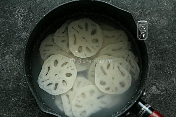 胡萝卜炒藕片的做法图解4