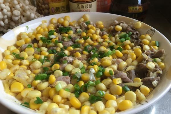 瘦肉丁蒸玉米粒的做法图解3