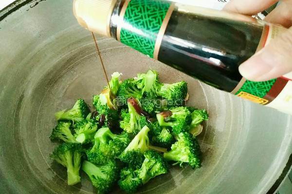 蚝油西兰花的做法图解8
