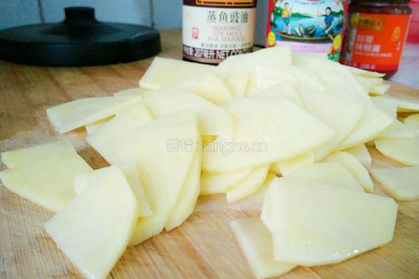 炒土豆片的做法图解1