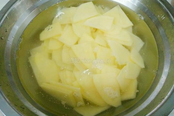 炒土豆片的做法图解2