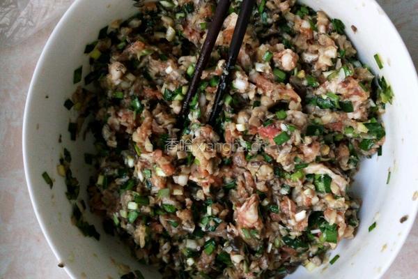 猪肉韭菜蘑菇水饺的做法图解8