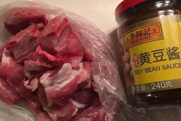 黄豆酱蒸排骨的做法图解1