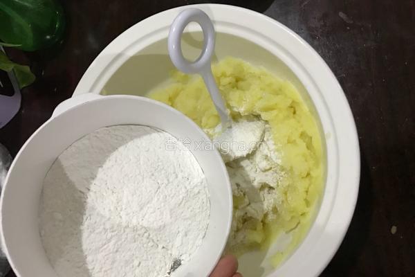 流心芝士土豆球的做法图解2