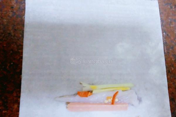 龙头鱼火腿春卷的做法图解4