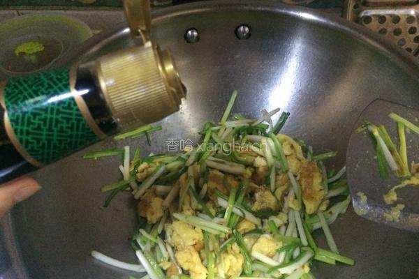 蒜苗炒土鸡蛋的做法图解9