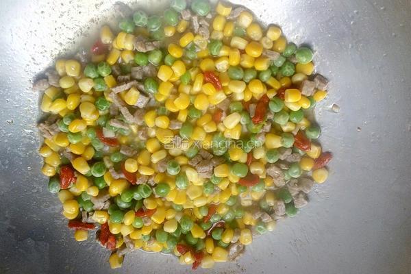 胡萝卜豌豆炒牛肉的做法图解8