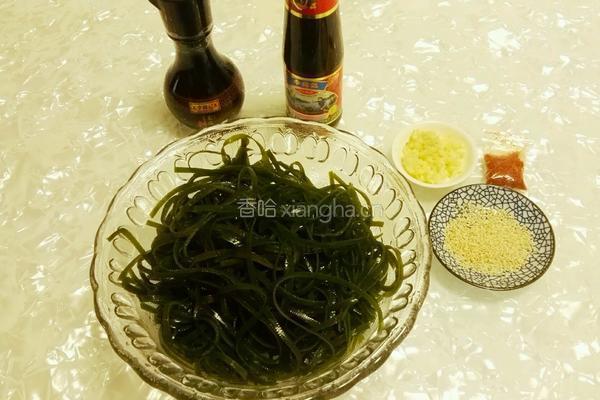 凉拌海带丝的做法图解1