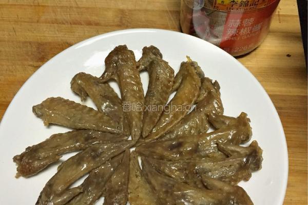 蒜蓉辣酱鸡翅的做法图解4