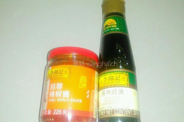 蒜蓉辣椒酱炒白菜的做法图解1