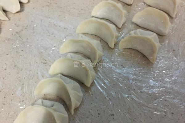 韭菜煎饺的做法图解3