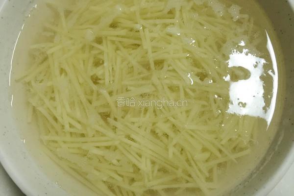 酸菜炒土豆丝的做法图解3