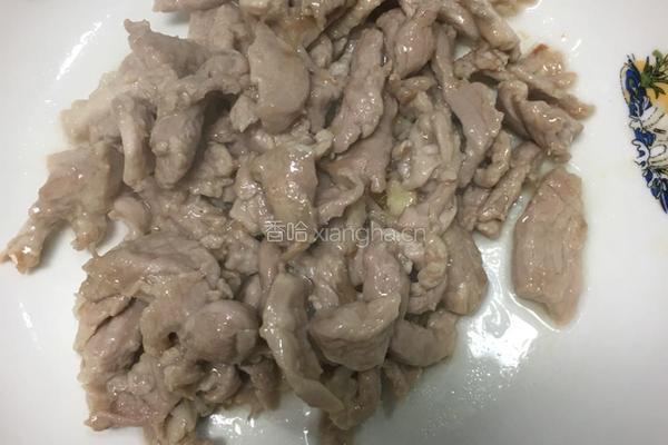 胡萝卜大蒜炒肉丝的做法图解4