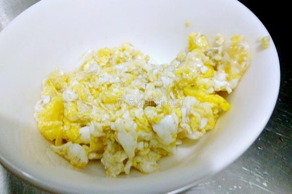香肠炒米饭的做法图解5