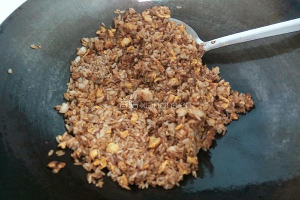 酱油炒饭的做法图解5