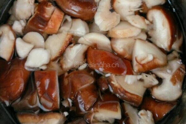 香菇炒肉的做法图解4