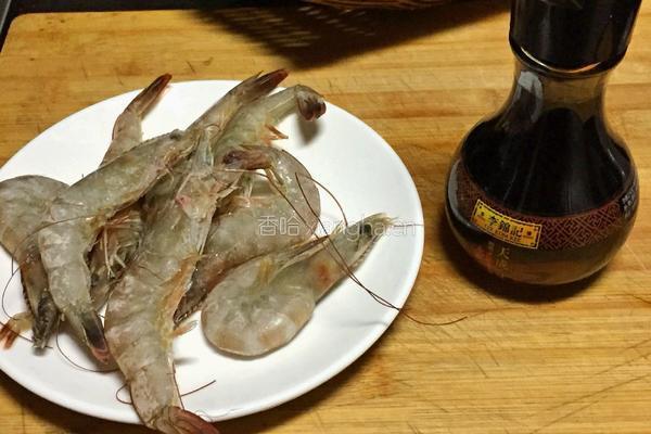 白灼虾的做法图解1