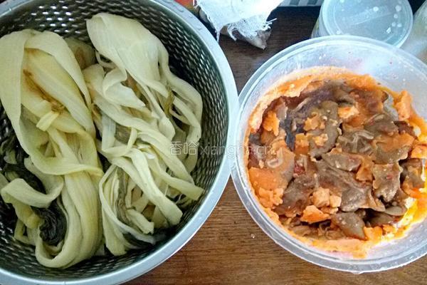 咸菜大肠的做法图解2