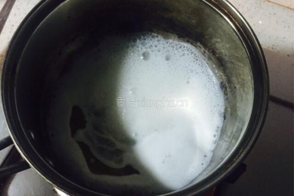 双色戚风蛋糕的做法图解2