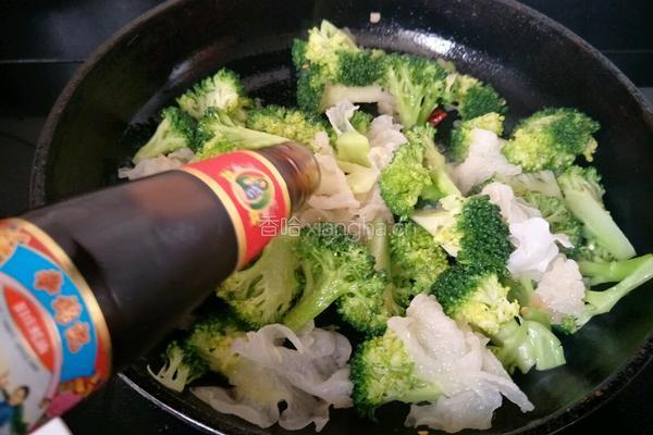 蚝油银耳西兰花的做法图解7