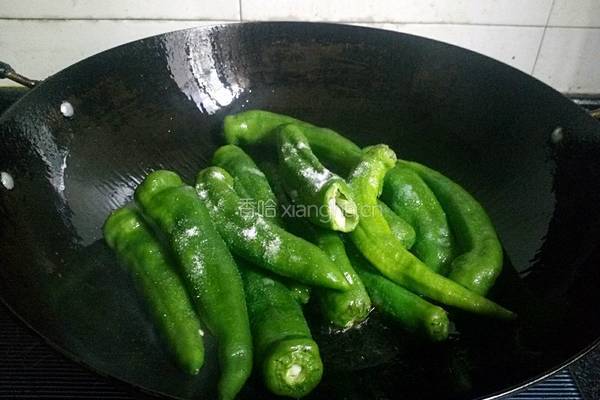 蚝油虎皮海椒的做法图解6