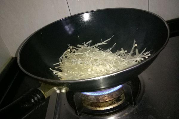 鸡蛋炒金针菇的做法图解8