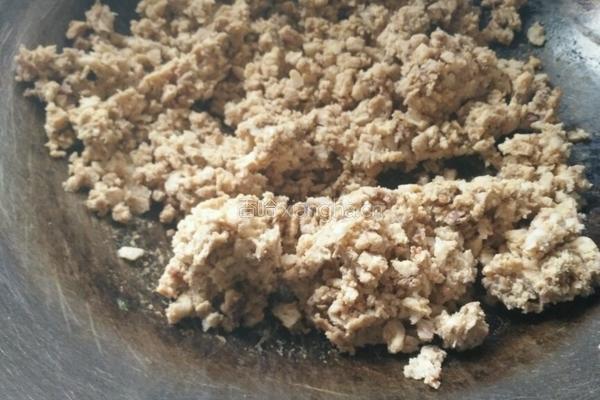 猪油渣炒豆丝的做法图解3