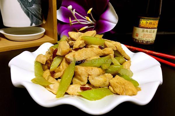 西芹核桃仁炒鸡胸的做法图解10