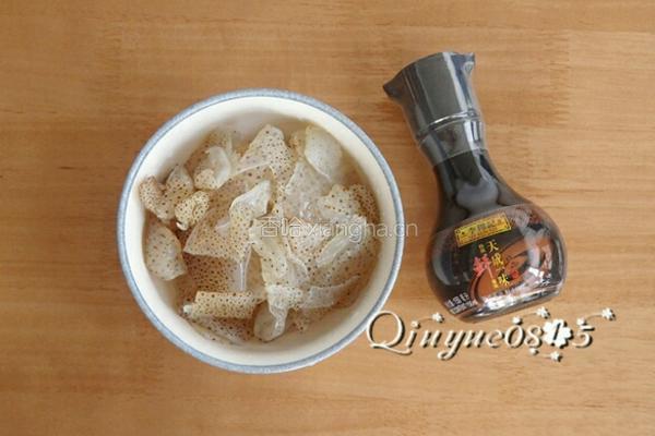 虎斑海蜇拌黄瓜的做法图解1