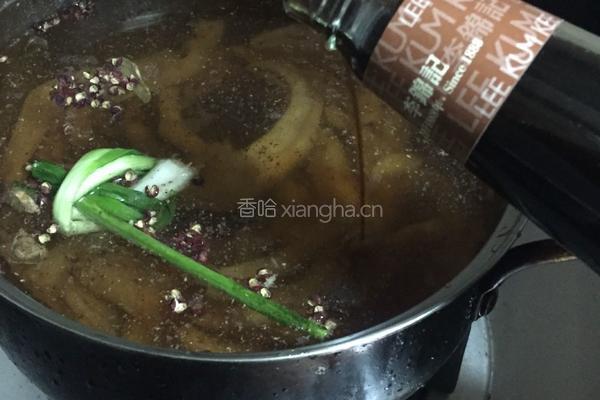 卤鸭掌的做法图解7