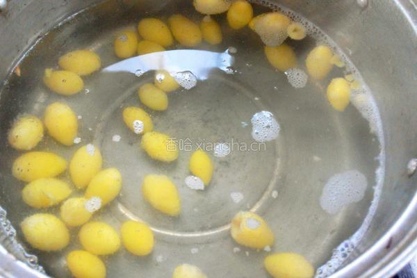 白果培根荷兰豆的做法图解1