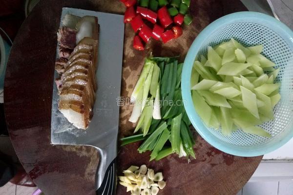 莴笋炒腊肉的做法图解5