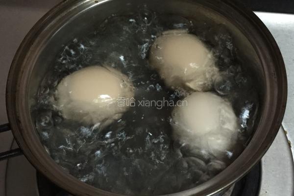 蒜蓉白水蛋的做法图解2