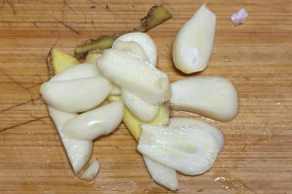 蘑菇肉片汤的做法图解4