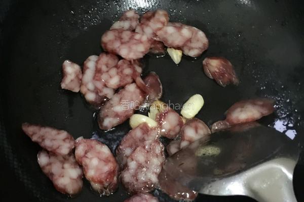 腊肠炒荷兰豆的做法图解3