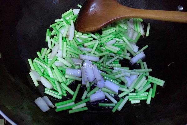 蒜台烧杏鲍菇的做法图解5