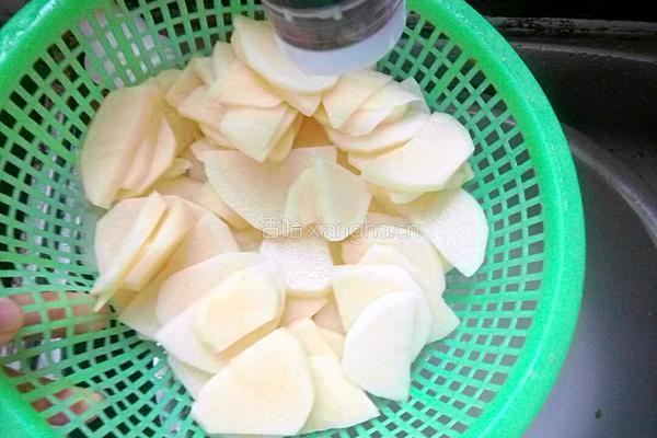 土豆肉片的做法图解3