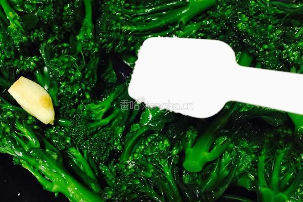 脆肉爆炒西兰花的做法图解7