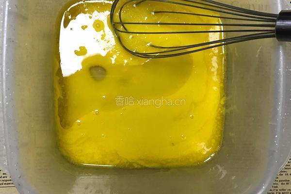 戚风纸杯芝麻小蛋糕的做法图解3