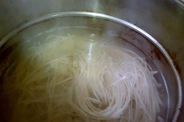 普通咸面条的做法图解2