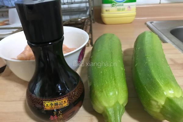 鸡肉片炒西葫芦的做法图解5