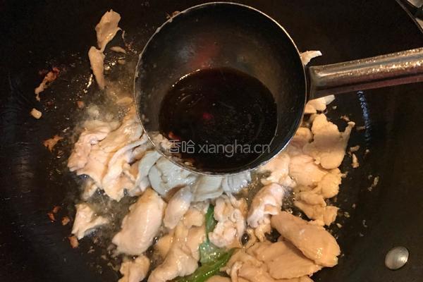 鸡肉片炒西葫芦的做法图解11