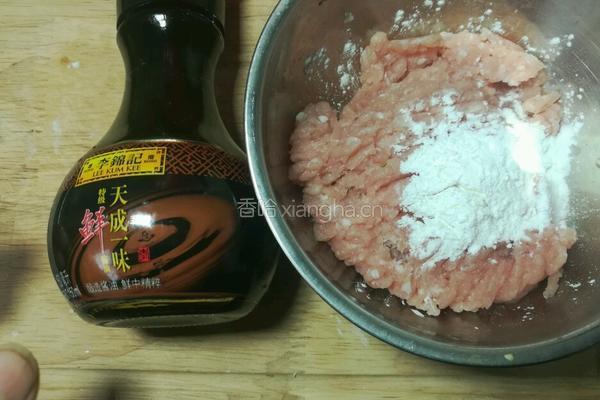 香菇韭菜饺子的做法图解4