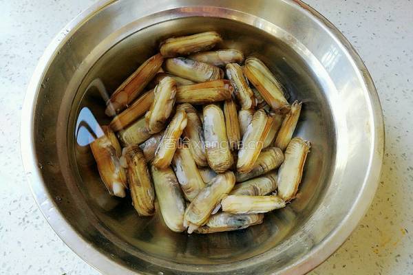 爆炒蛏子的做法图解1
